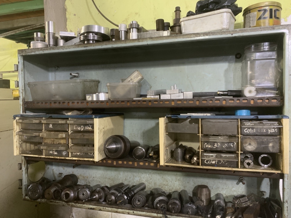 Tools shelf 1.jpg